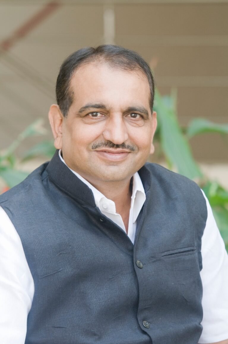 शहीद महेंद्र कर्मा विश्वविद्यालय बस्तर विश्वविद्यालय में प्रोफेसर, एसोसिएट प्रोफेसर और असिस्टेंट प्रोफेसर के पदों पर की जा रही शैक्षणिक भर्ती प्रक्रिया एक बार फिर बड़े विवादों के घेरे में है।