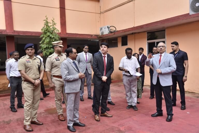 छत्तीसगढ़ हाईकोर्ट के मुख्य न्यायाधीश रमेश सिन्हा ने किया जिला एवं सत्र न्यायालय जगदलपुर का निरीक्षण