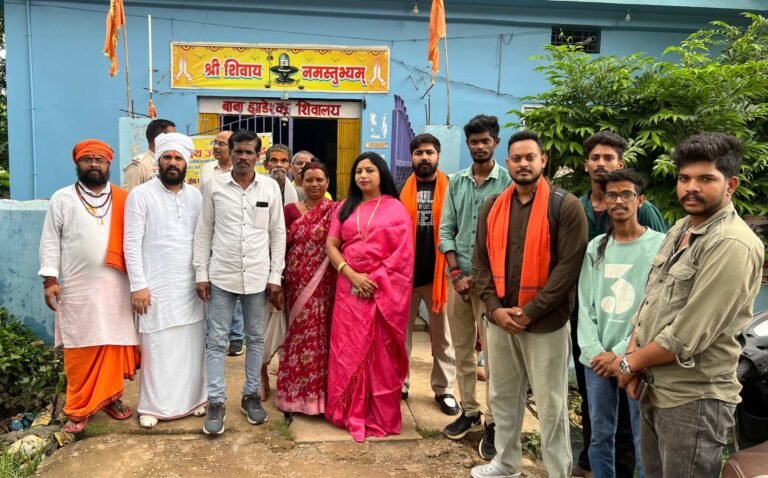 झाडेश्वर महादेव मंदिर में घुसकर पुजारी से मारपीट का आरोप, धार्मिक संगठनों में आक्रोश; दोषियों पर सख्त कार्रवाई की मांग