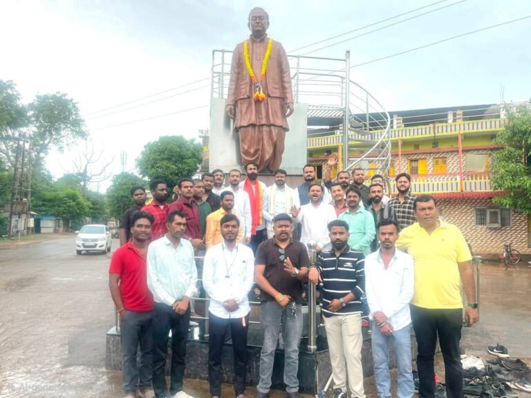 बस्तर भाजपा के पितृ पुरुष स्व. बलिराम कश्यप को भाजयुमो प्रदेशाध्यक्ष राहुल टिकरिहा ने दी श्रद्धांजलि, कहा– उनके आदर्श आज भी कार्यकर्ताओं के लिए प्रेरणा