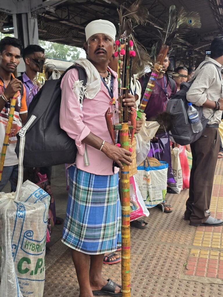 बदलते बस्तर की नई पहचान लेकर दिल्ली रवाना हुआ 164 सदस्यीय प्रतिनिधिमंडल, राष्ट्रपति द्रौपदी मुर्मू से करेगा मुलाकात