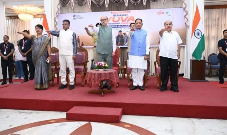 राज्यपाल डेका और मुख्यमंत्री साय की उपस्थिति में लोक भवन से ‘नशा मुक्त युवा विकसित भारत संकल्प अभियान’ का शुभारंभ