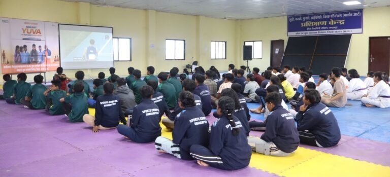 जगदलपुर स्टेडियम में गूंजा नशा मुक्ति का संकल्प, बस्तर के 200 खिलाड़ियों ने सुना प्रधानमंत्री मोदी का संदेश