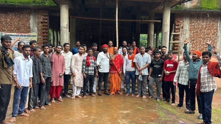 बस्तर संभाग में द्वितीय वर्ष डाक कांवड़ यात्रा का आयोजन, जगदलपुर से प्राचीन रामपाल शिव मंदिर तक शिवभक्तों ने किया जलाभिषेक