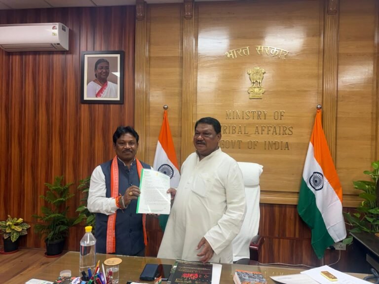 केंद्रीय जनजातीय कार्य मंत्री जुएल ओराम से मिले सांसद महेश कश्यप, बस्तर के जनजातीय विकास हेतु सौंपा विस्तृत मांग पत्र