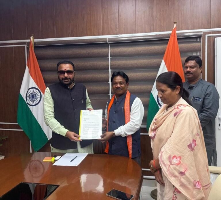 बस्तर सांसद महेश कश्यप ने केंद्रीय आयुष राज्य मंत्री से की मुलाकात, बस्तर के समग्र जनजातीय विकास हेतु रखीं महत्वपूर्ण मांगें