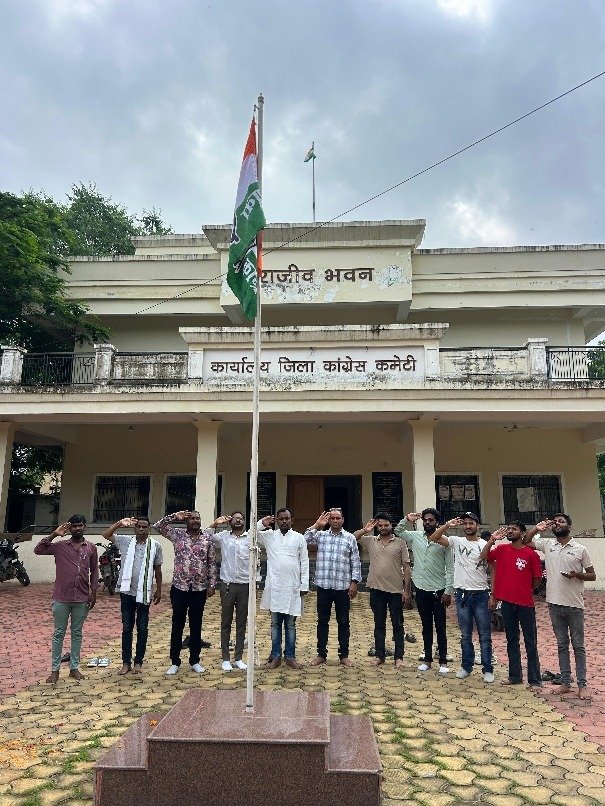 भारतीय राष्ट्रीय युवा कांग्रेस का 66वां स्थापना दिवस धमतरी में गरिमामय वातावरण में मनाया गया
