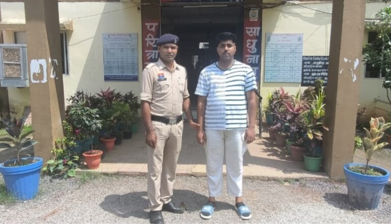 होटल एंबीशन के रिसेप्शन से एक लाख रुपये की चोरी, आरोपी पुणे से गिरफ्तार