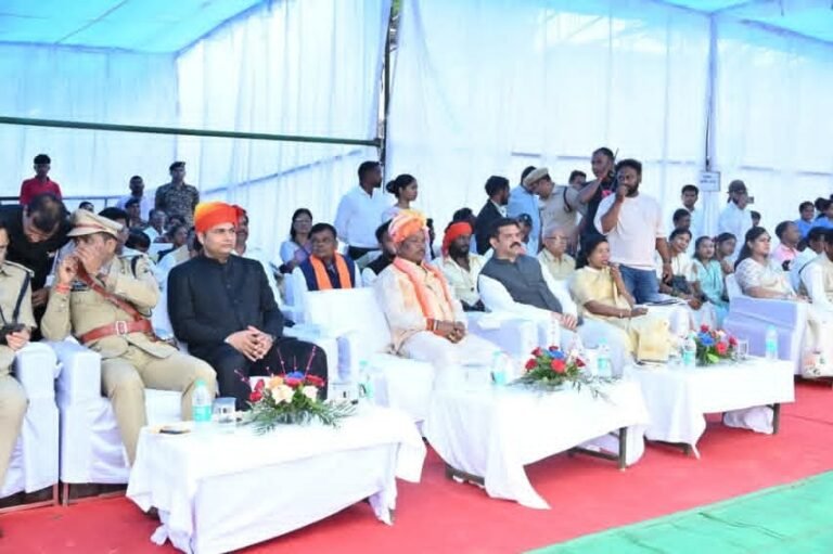 बीजापुर में गरिमामय एवं हर्षोल्लास के साथ मनाया गया 80वां स्वतंत्रता दिवस समारोहबस्तर सांसद महेश कश्यप ने ध्वजारोहण कर परेड की सलामी ली