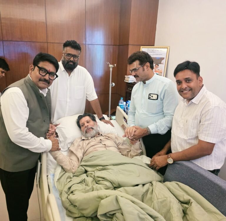 महापौर संजय पाण्डेय एवं राजस्व सभापति संग्राम सिंह राणा ने ऑपरेशन के बाद किरण सिंह देव से दिल्ली में की आत्मीय भेंट, शीघ्र स्वास्थ्य लाभ की कामना
