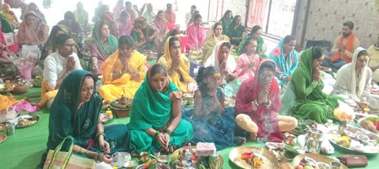 सावन माह के अंतिम सोमवार को सामूहिक रुद्राभिषेक में गूंजा “हर हर महादेव”