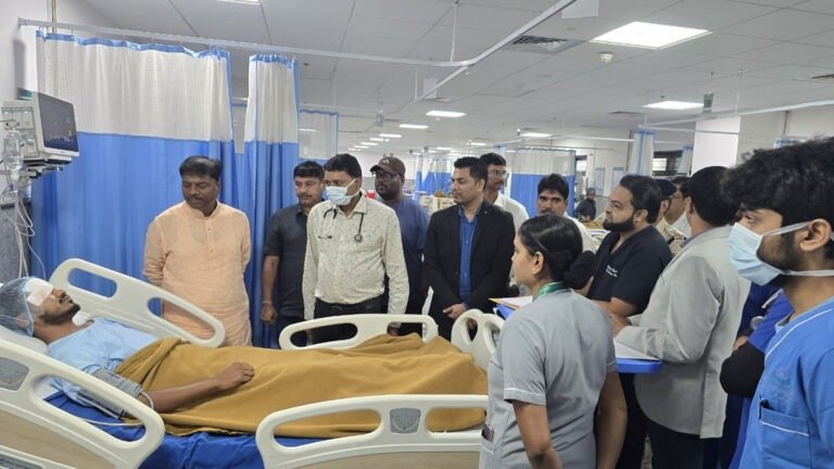 घायल जवानों से मिलने अस्पताल पहुंचे वन मंत्री केदार कश्यप