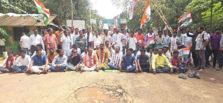 भाजपा सरकार के विकास के दावों पर सुशील मौर्य का सवाल, NH-30 की बदहाली को लेकर कांग्रेस ने किया चक्काजाम