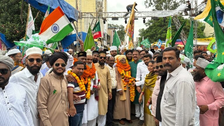 जश्ने-ए-ईद मिलादुन्नबी पर शहर कांग्रेस ने किया भव्य जुलूस का स्वागत
