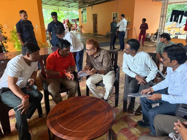 प्लेटफॉर्म नंबर-1 पर लाएं विशाखापट्टनम-जगदलपुर एक्सप्रेस, यात्रियों ने सांसद को सौंपा ज्ञापन