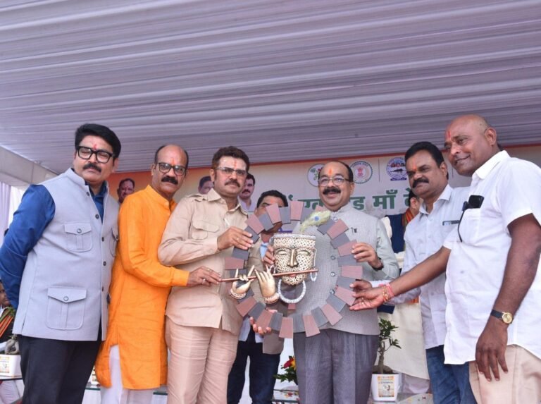 महापौर संजय पांडे बोले—हरियाली के बिना अधूरा है शहर का विकास, इंद्रावती से गोरिया बहार तक 2700 से अधिक पौधे बनेंगे हरित कॉरिडोर की पहचान, शहर के सौंदर्यीकरण को पर्यटन विकास से जोड़ने पर जोर
