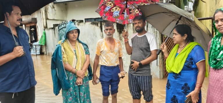 भारी बारिश से जलमग्न हुआ शहर, कांग्रेस ने बढ़ाया मदद का हाथ…,शहर के विभिन्न प्रभावित क्षेत्रों का दौरा कर जरूरतमंद परिवारों को खाद्य एवं राहत सामग्री का किया वितरण