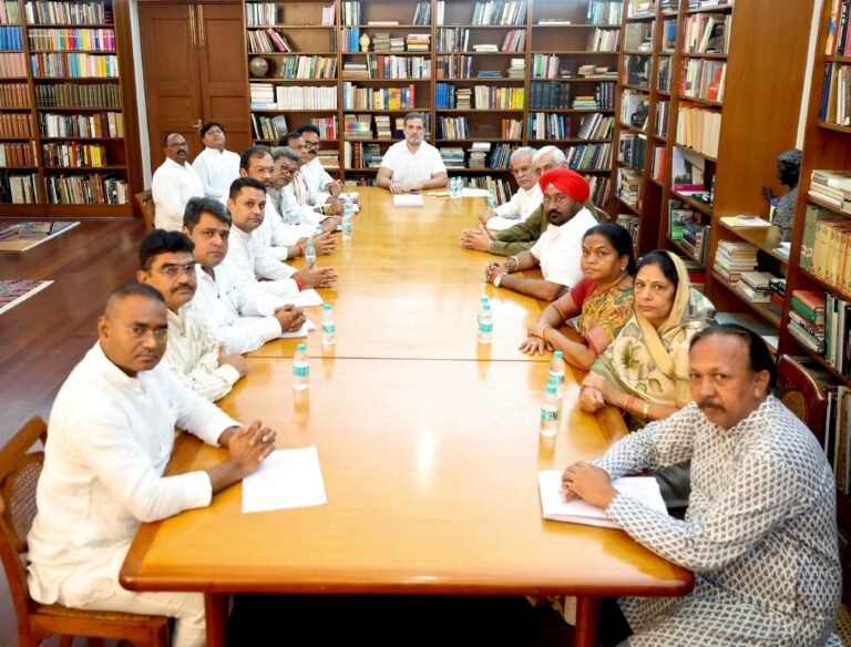 झीरम न्याय की लड़ाई को लेकर राहुल गांधी से मिले छत्तीसगढ़ कांग्रेस के वरिष्ठ नेता, आगे की रणनीति पर हुई चर्चा