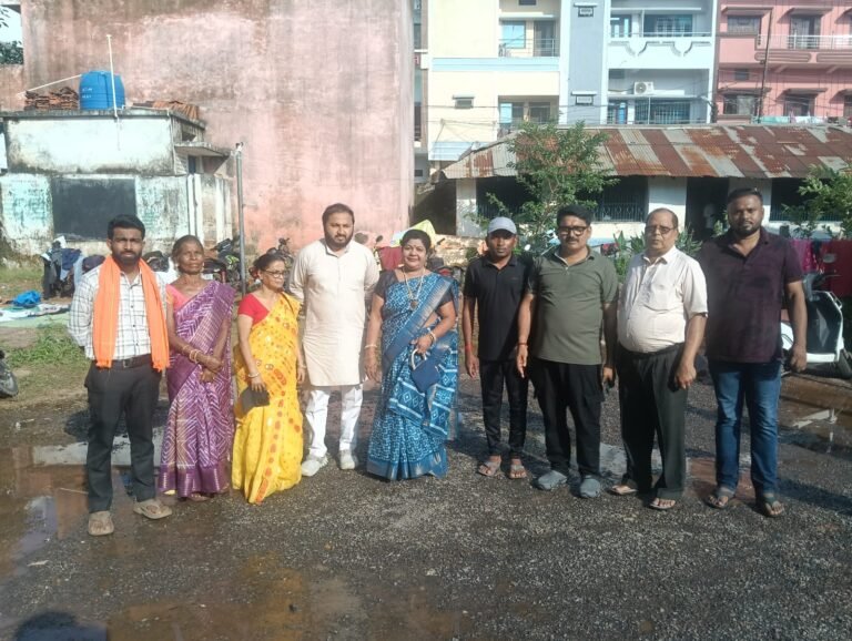 आपदा की घड़ी में सेवा के लिए आगे आए लोग, भैरमदेव वार्ड के कन्या शाला में चला राहत एवं सेवा अभियान