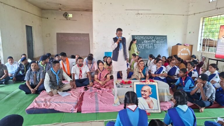 सर्वधर्म प्रार्थना से सामाजिक सद्भाव, एकता और भाईचारे का संदेश,तोकापाल में जिला स्तरीय आयोजन, स्काउट-गाइड एवं विद्यार्थियों ने लिया सहभागिता